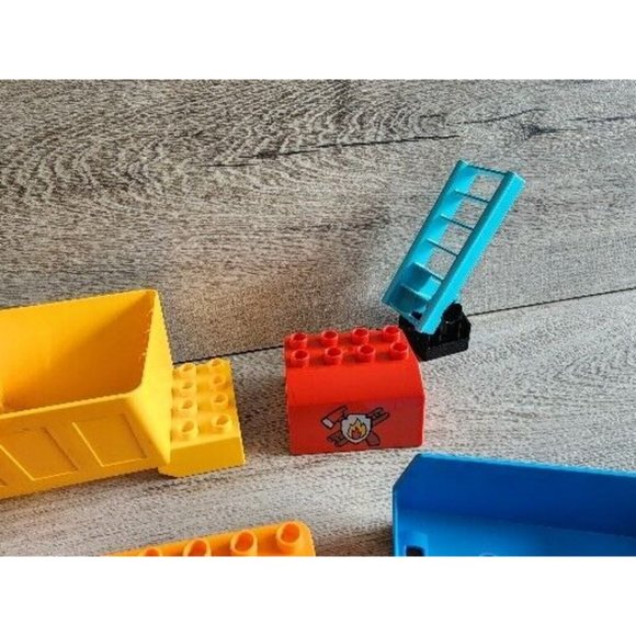 Mixed Lot Of Lego DUPLO Vehicle Parts - Costruction Cars, Trucks, Loading Chute - Picture 3 of 9